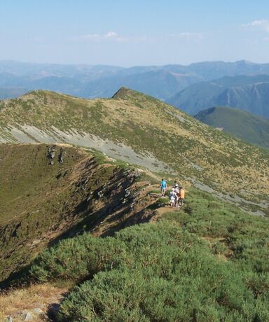 Cresta y paisaje de alta montaña en el Cueto de Arbas